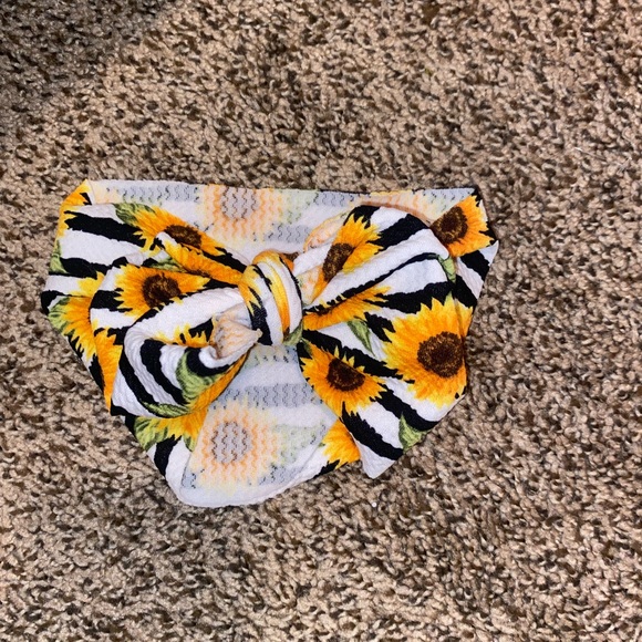 over 50 bows - Picture 4 of 13